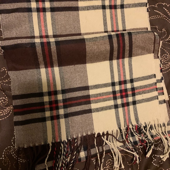 Long Winter Cashmere Scarf - Picture 3 of 3